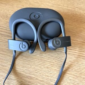 Powerbeats 3